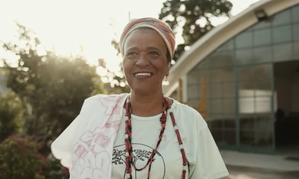 A igreja nos tirou terra, teto e trabalho’, cobra Makota Celinha